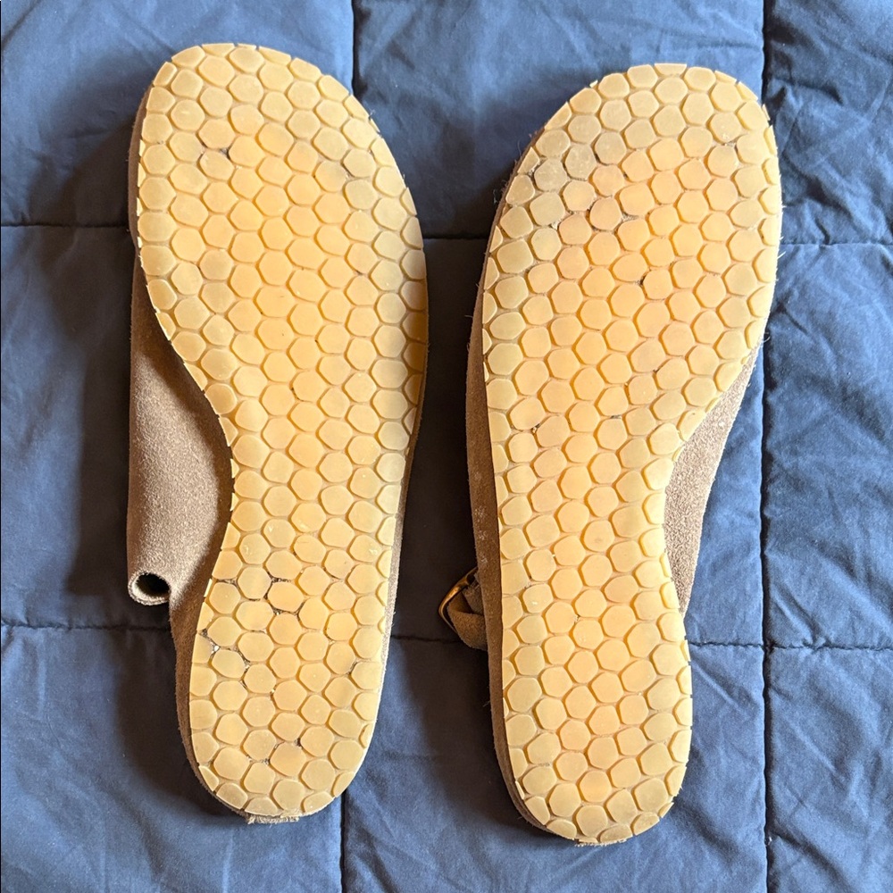 Mukishoes Soca Barefoot Suede Buckle Clogs - Picture 3 of 3